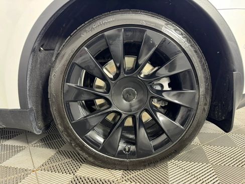 Used 2020 Tesla Model Y Long Range AWD/4WD image 44