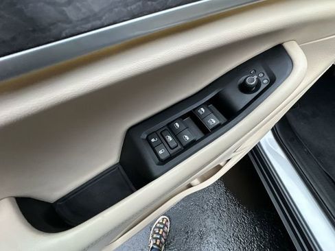 Used 2022 Jeep Grand Cherokee L Limited image 17