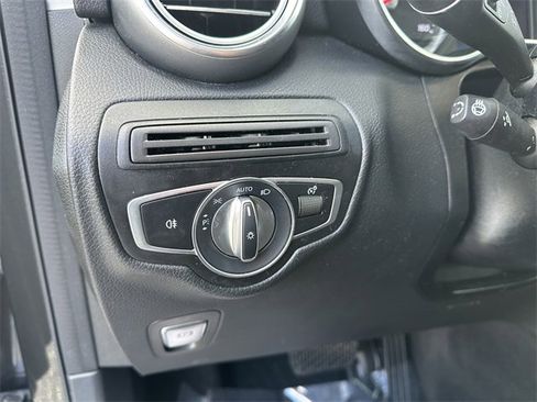 Used 2020 Mercedes-Benz GLC 300 GLC 300 image 30