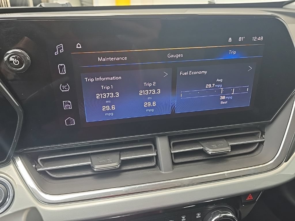 Certified 2025 Chevrolet Trax LT FWD image 22