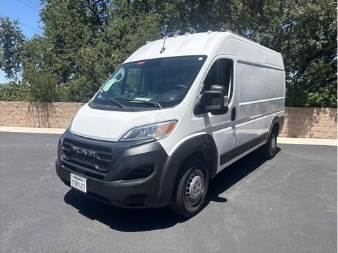 Used 2024 RAM ProMaster 2500 FWD image 3