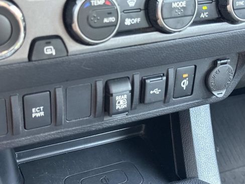 Used 2021 Toyota Tacoma TRD Off-Road AWD/4WD image 25