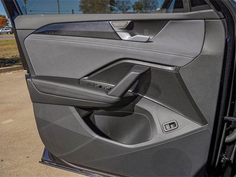 New 2026 Volkswagen Tiguan SE image 15