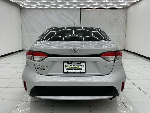 Used 2021 Toyota Corolla LE FWD image 10