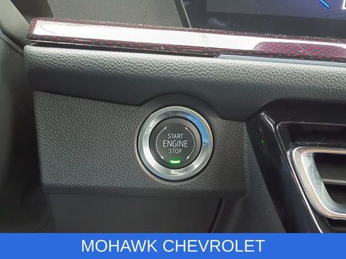 Used 2026 Chevrolet Traverse RS AWD/4WD image 17