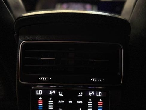 Used 2022 Audi SQ8 Prestige w/ Prestige Package AWD/4WD image 10
