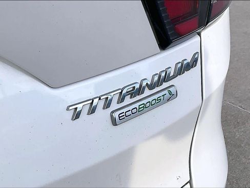 Used 2017 Ford Escape Titanium image 10