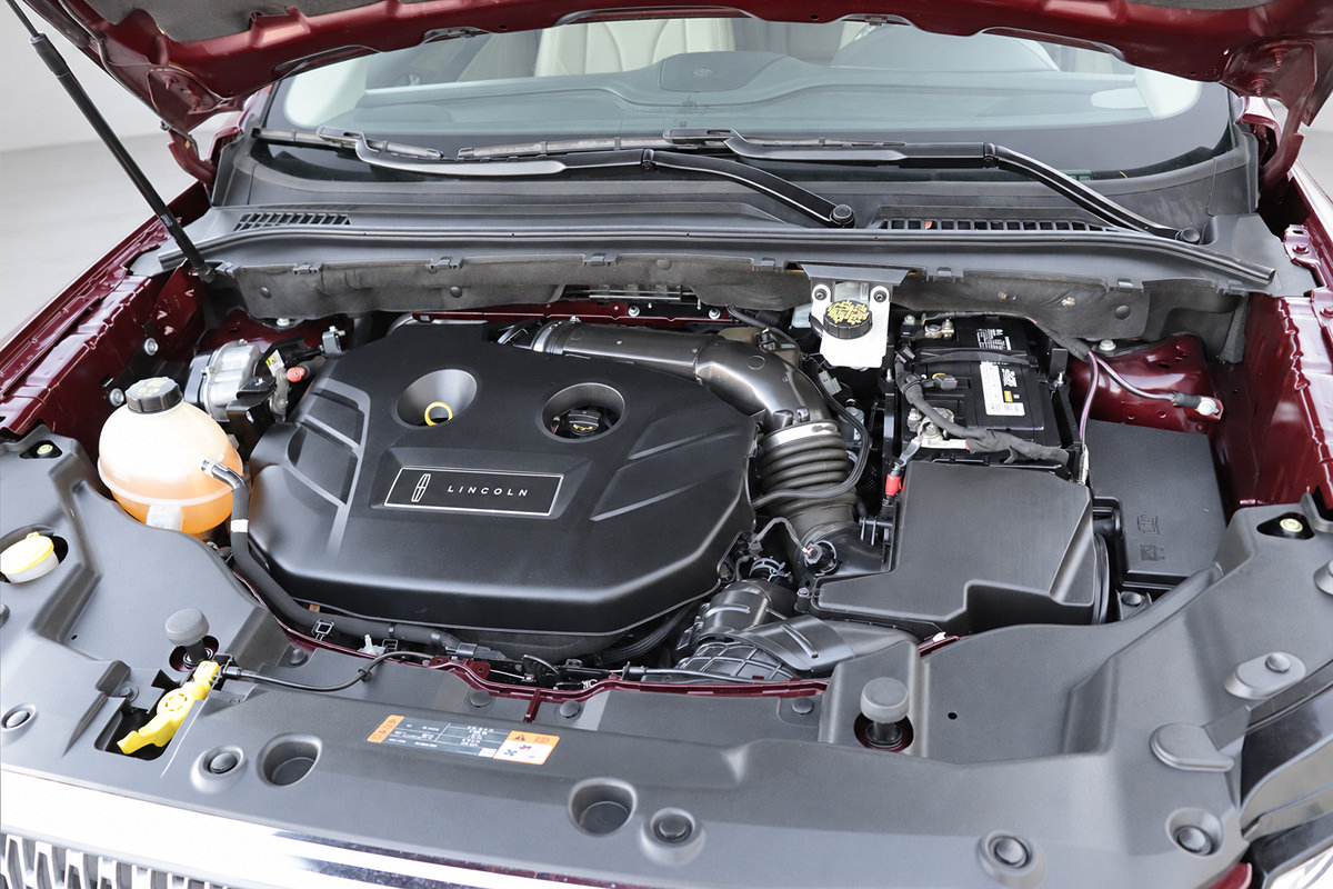 Used 2019 Lincoln MKC Select w/ Select Plus Package FWD image 40