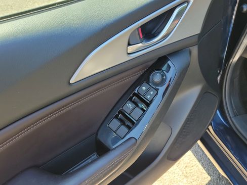 Used 2017 MAZDA MAZDA3 Touring FWD image 22