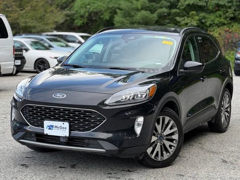 Used 2022 Ford Escape Titanium AWD/4WD image 1