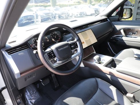 Used 2024 Land Rover Range Rover Autobiography AWD/4WD image 18