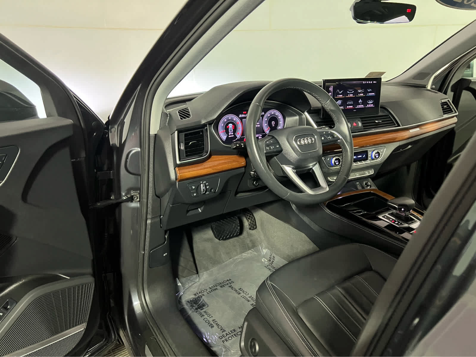 Used 2023 Audi Q5 2.0T Premium Plus w/ Premium Plus Package AWD/4WD image 23