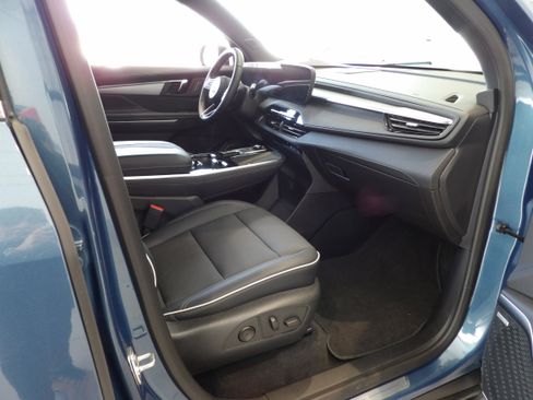 Used 2025 Buick Enclave Preferred image 27