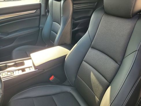 Used 2022 Honda Accord Sport image 11