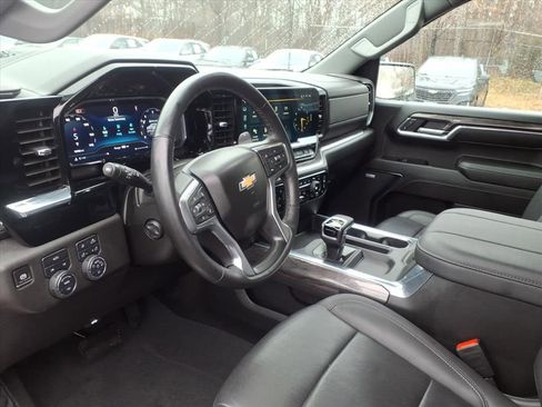 Certified 2024 Chevrolet Silverado 1500 LTZ w/ LTZ Convenience Package II image 11