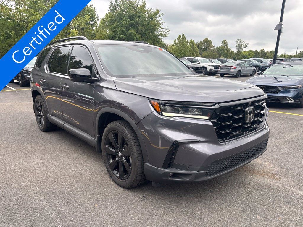 Used 2025 Honda Pilot Black Edition image 3