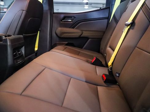 Used 2024 Chevrolet Colorado ZR2 w/ ZR2 Convenience Package III AWD/4WD image 19