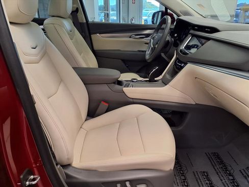 Certified 2022 Cadillac XT5 Premium Luxury image 11