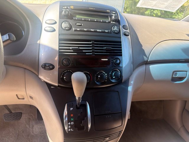 Used 2006 Toyota Sienna LE w/ LE Pkg 2 AWD/4WD image 15