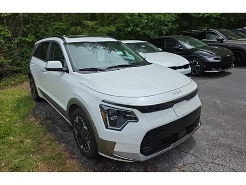 Used 2023 Kia Niro Wave image 2