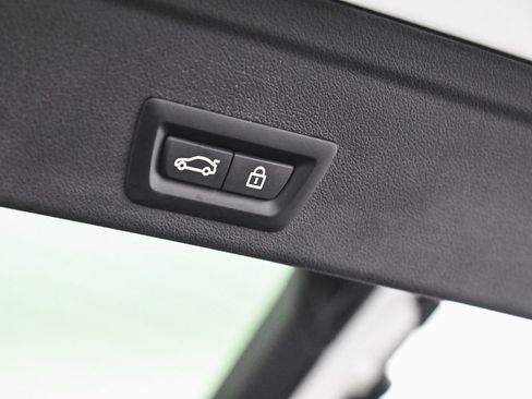 Used 2023 BMW X6 xDrive40i w/ Executive Package image 43