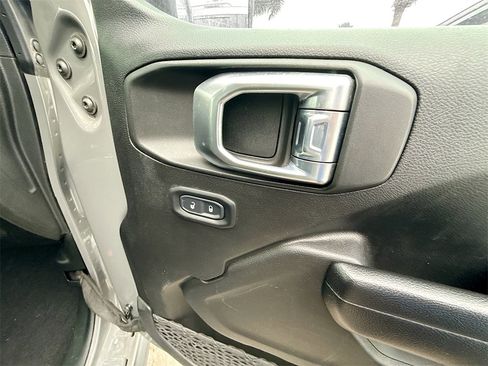 Used 2021 Jeep Gladiator Mojave w/ Auxiliary Switch Group image 33