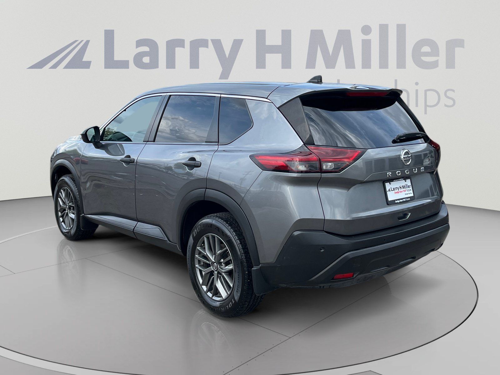 Used 2021 Nissan Rogue S FWD image 3