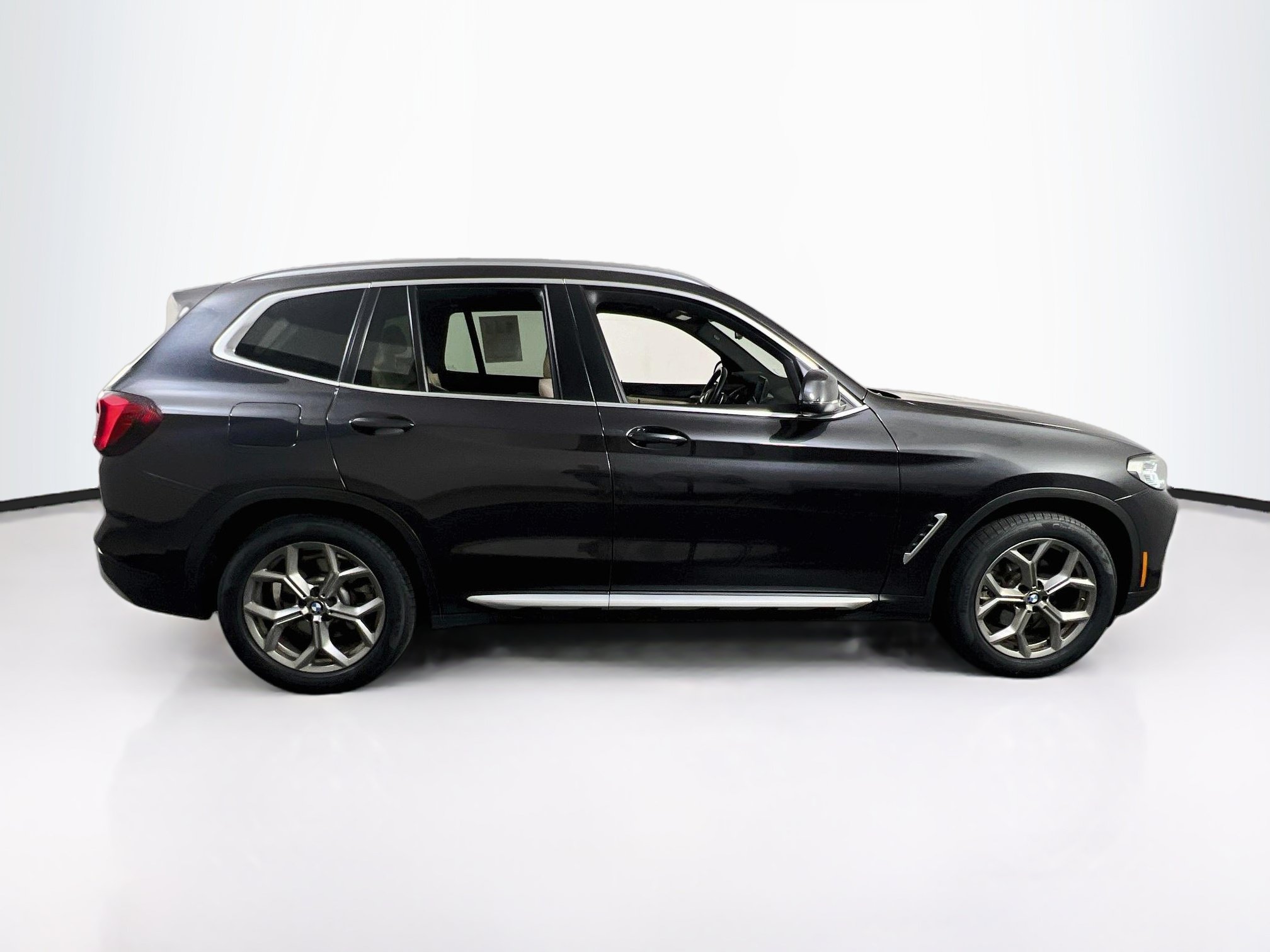 Used 2022 BMW X3 xDrive30i w/ Convenience Package AWD/4WD image 4