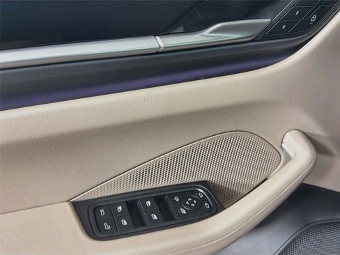 Certified 2025 Porsche Macan 4 Electric w/ Premium Package AWD/4WD image 30