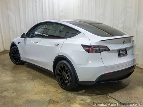 Used 2023 Tesla Model Y Long Range AWD/4WD image 9