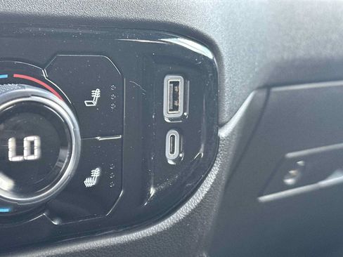 Used 2023 Chevrolet Silverado 1500 LT AWD/4WD image 34