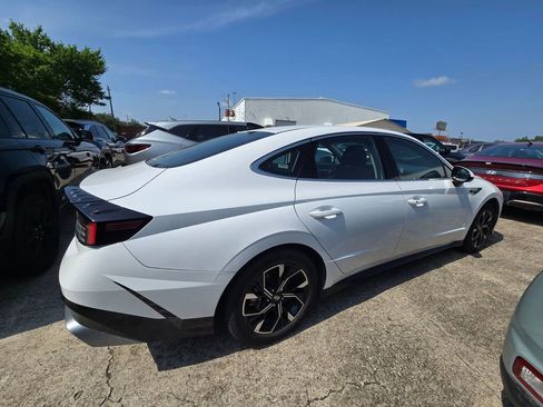 Used 2025 Hyundai Sonata SEL FWD image 4