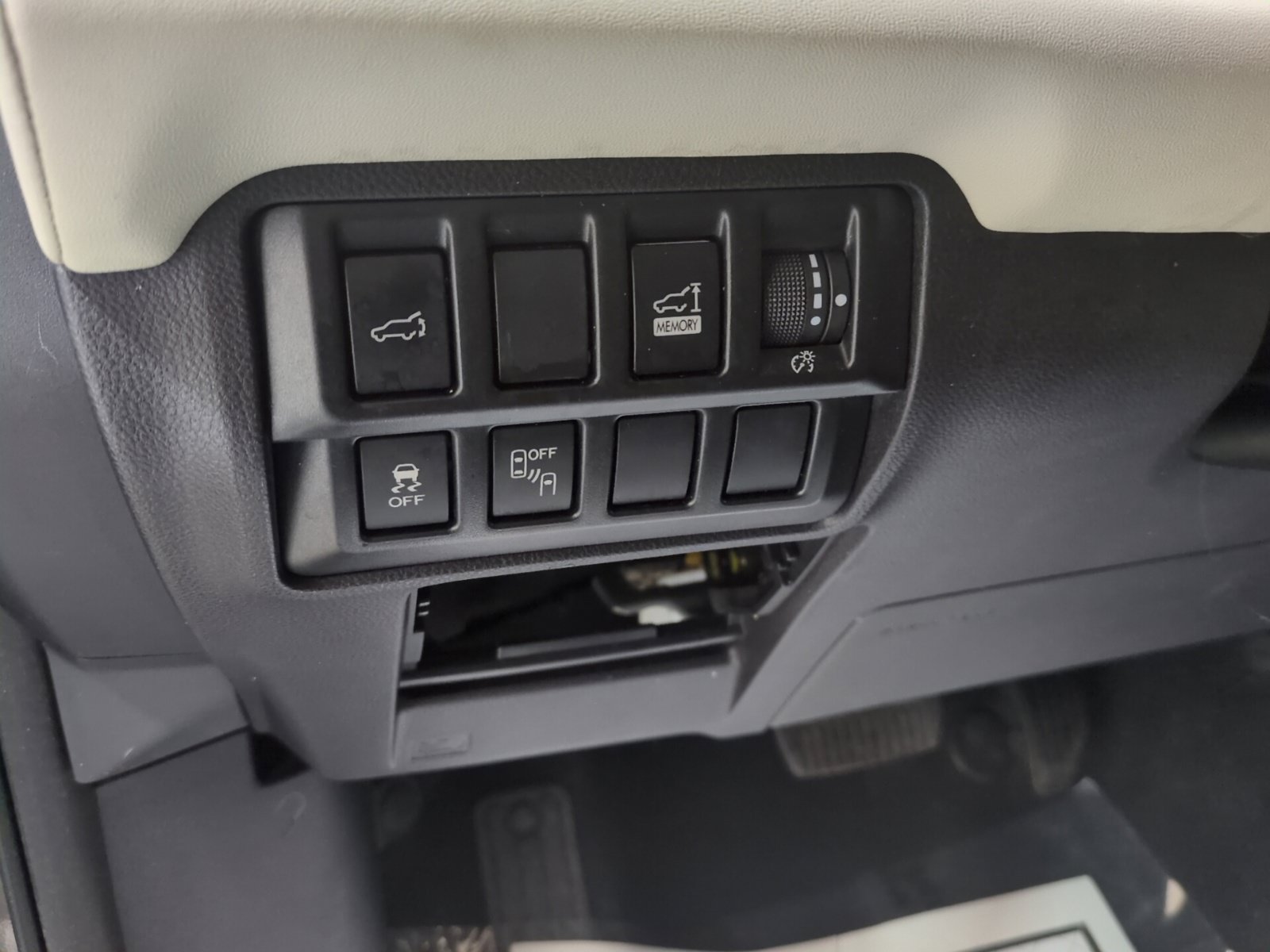 Used 2019 Subaru Ascent Touring w/ Popular Package #2 AWD/4WD image 23