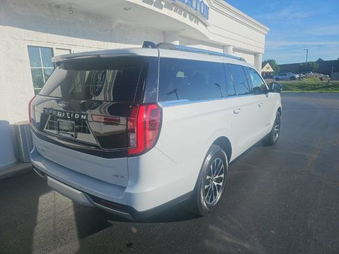 Used 2025 Ford Expedition Max Platinum AWD/4WD image 4