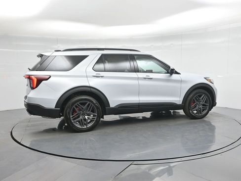 New 2026 Ford Explorer ST w/ Sun And Sound Package image 4