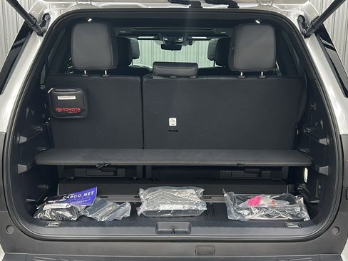 Used 2025 Toyota Sequoia Platinum image 17