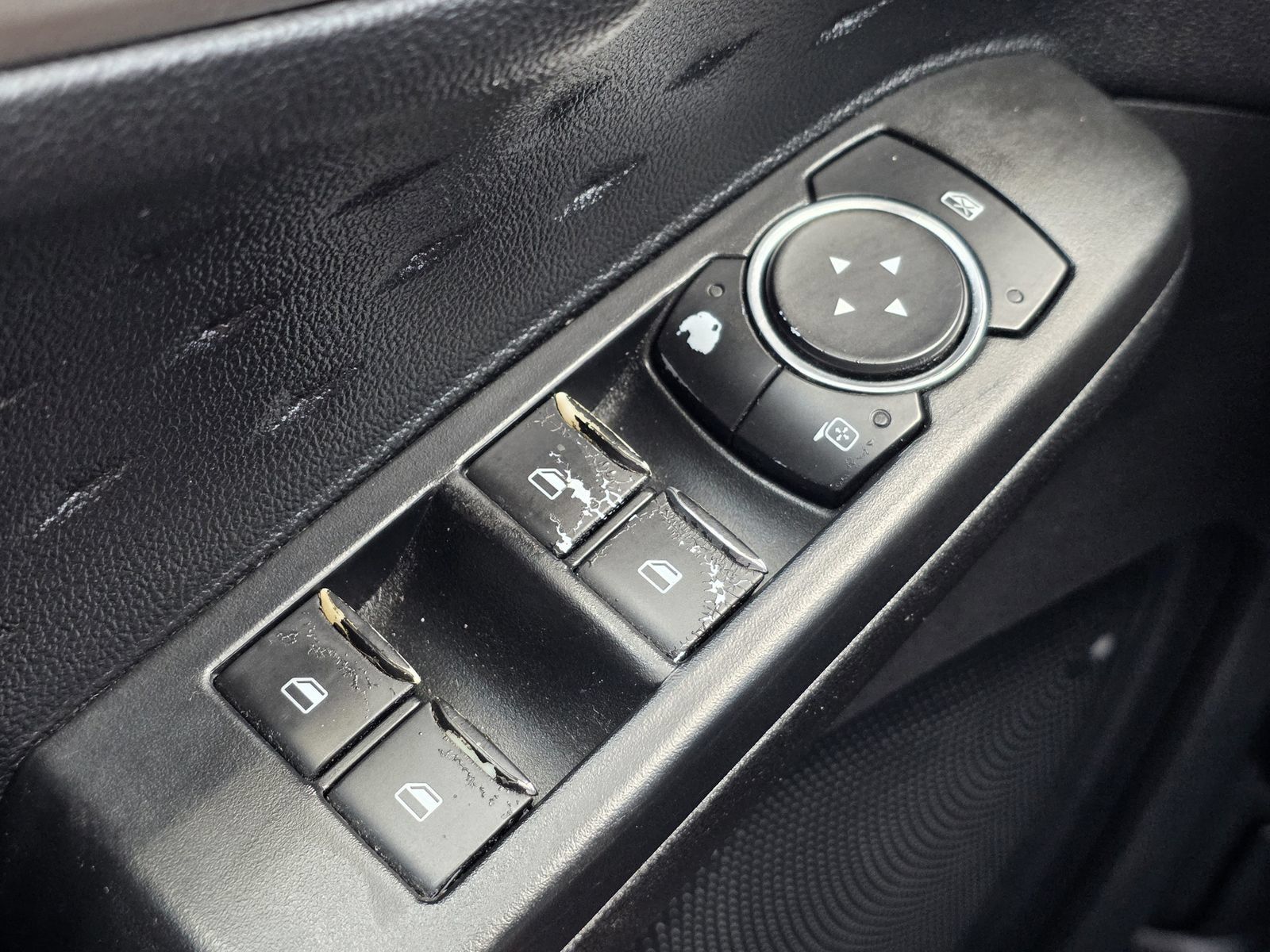 Used 2020 Ford Escape SEL FWD image 28