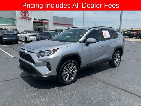 Used 2019 Toyota RAV4 XLE Premium w/ Cold Weather Package FWD image 1