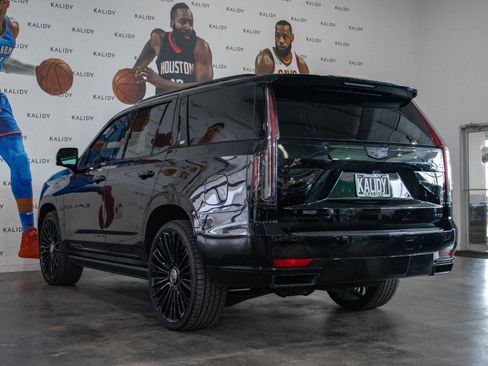 Used 2022 Cadillac Escalade Sport Platinum AWD/4WD image 23
