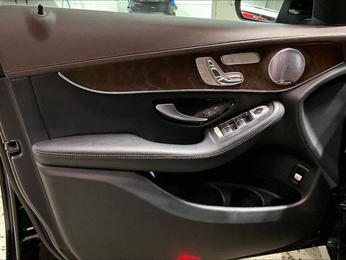 Used 2018 Mercedes-Benz GLC 300 4MATIC image 21