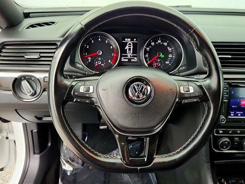 Used 2018 Volkswagen Passat 3.6 FWD image 13