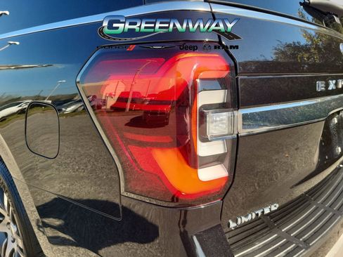 Used 2022 Ford Expedition Max Limited image 5