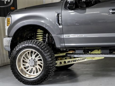 Used 2019 Ford F250 Lariat w/ Lariat Ultimate Package AWD/4WD image 12