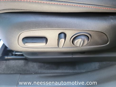 Used 2025 Chevrolet Trax RS w/ Driver Confidence Package image 15