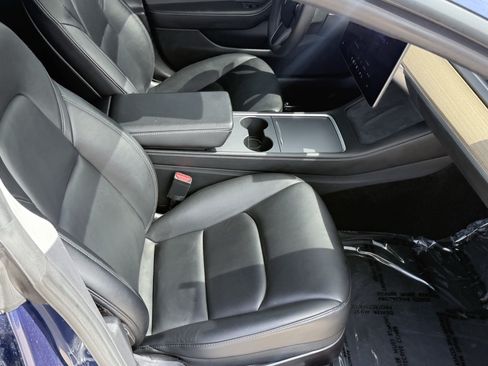 Used 2022 Tesla Model 3 Standard Range RWD image 16