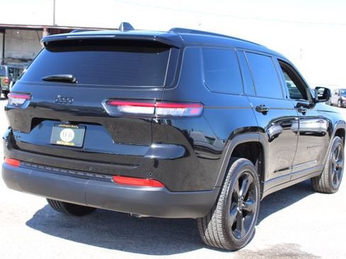 Used 2025 Jeep Grand Cherokee L Altitude AWD/4WD image 5