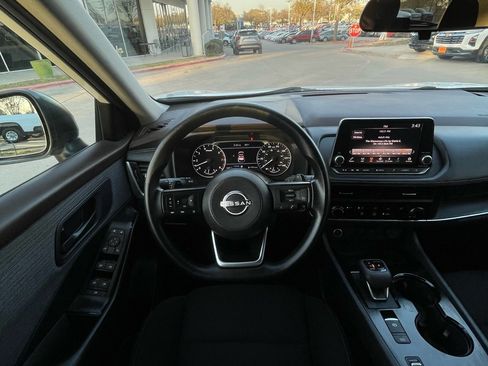 Used 2023 Nissan Rogue S image 12