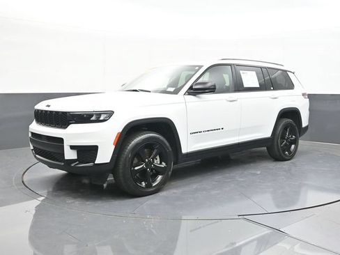 Used 2023 Jeep Grand Cherokee L Laredo AWD/4WD image 4