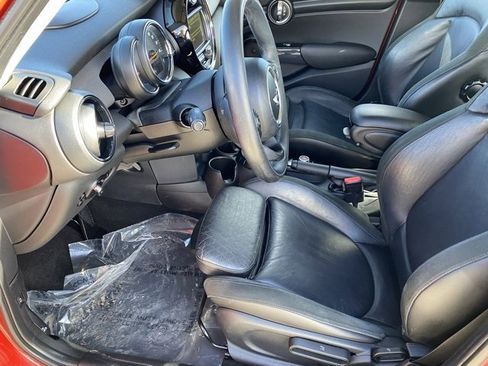 Used 2015 MINI Cooper 4-Door Hardtop image 10