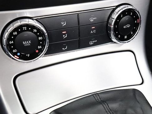 Used 2013 Mercedes-Benz SLK 250 image 38